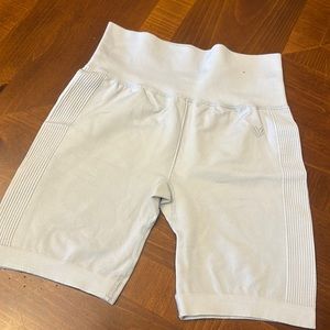 Forever 21 Gray/Whitish in Color Size Small